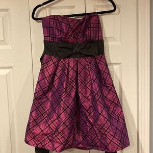 Strapless magenta homecoming dress